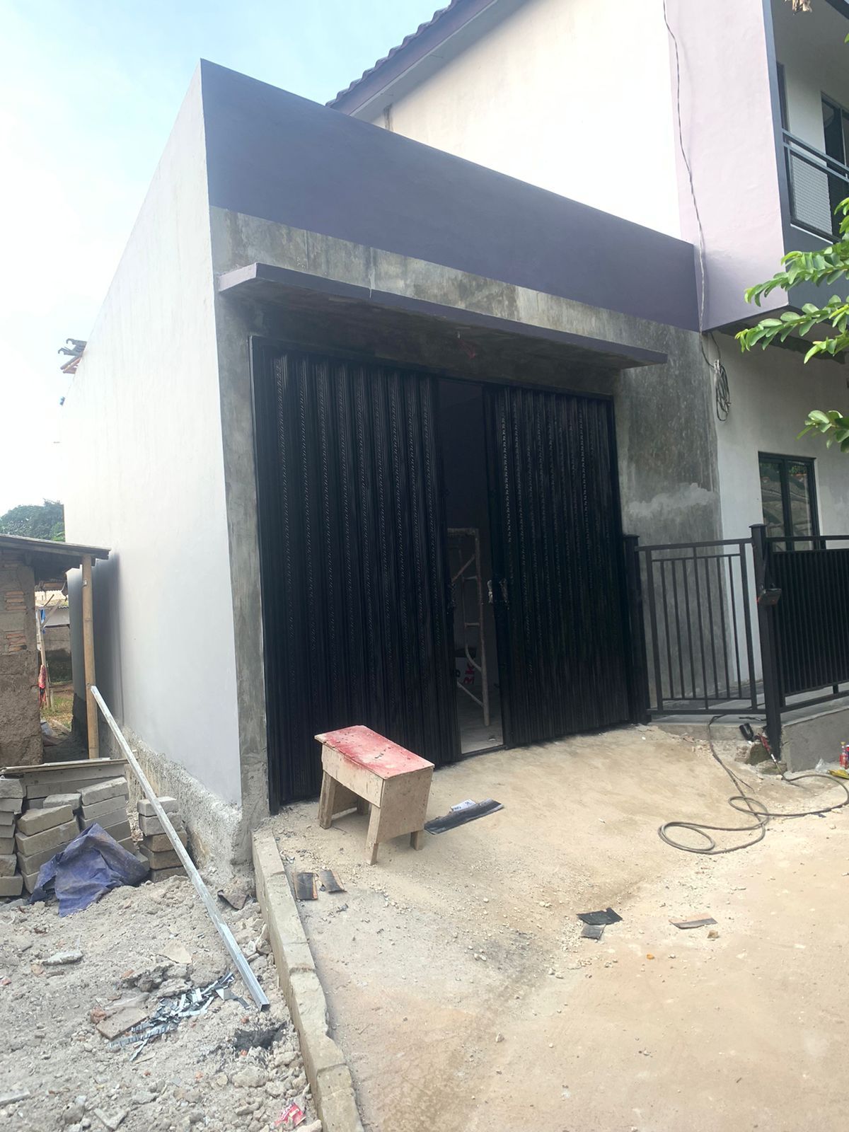 Rolling Door Ruko Modern